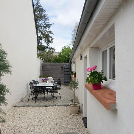 Le Dionysien *** Villa Saint-Denis-de lʼHôtel Екстериор снимка