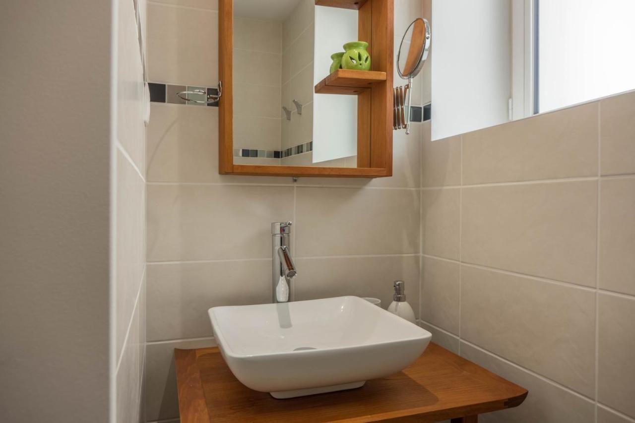 Le Dionysien *** Villa Saint-Denis-de lʼHôtel Екстериор снимка
