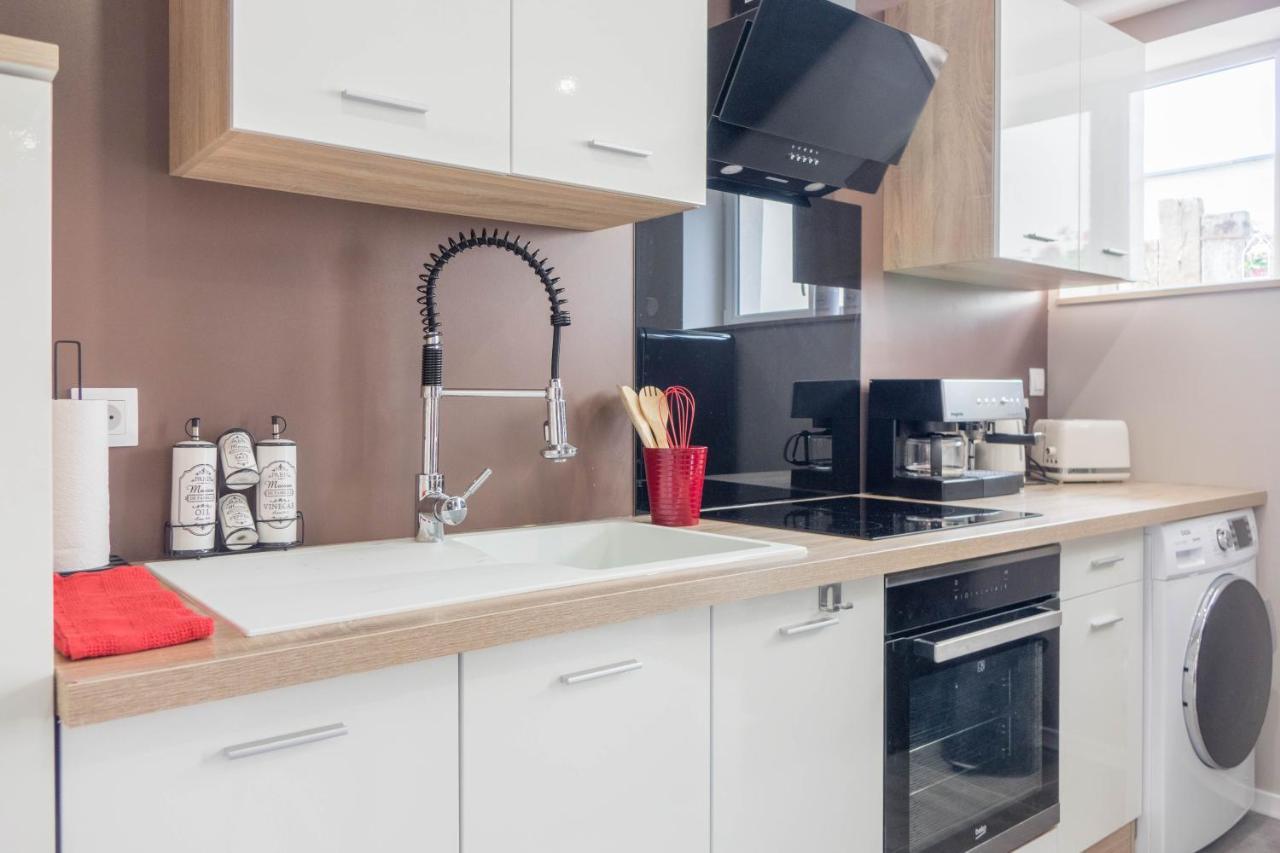 Le Dionysien *** Villa Saint-Denis-de lʼHôtel Екстериор снимка