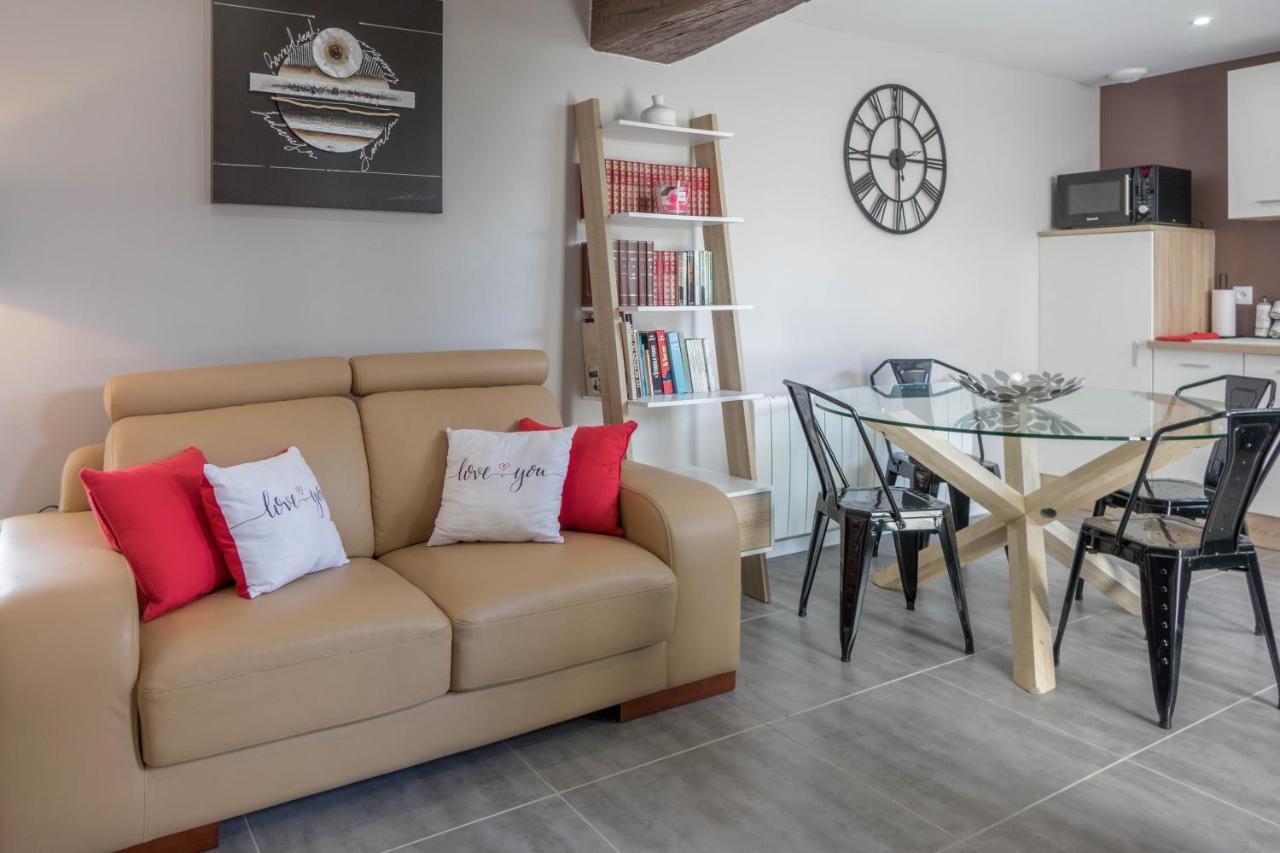 Le Dionysien *** Villa Saint-Denis-de lʼHôtel Екстериор снимка
