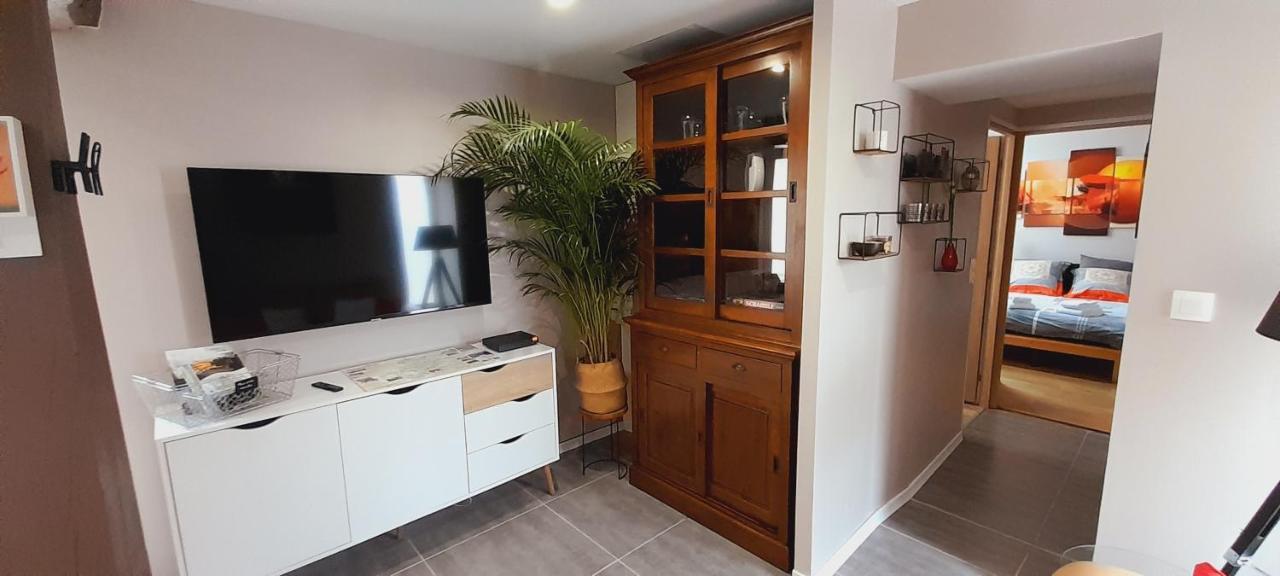 Le Dionysien *** Villa Saint-Denis-de lʼHôtel Екстериор снимка